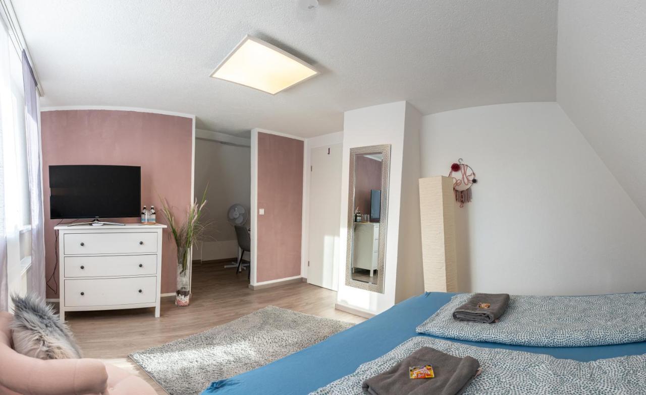 #2 Grosses Zimmer Mit Pool Und Garten เมมมิงเงน ภายนอก รูปภาพ