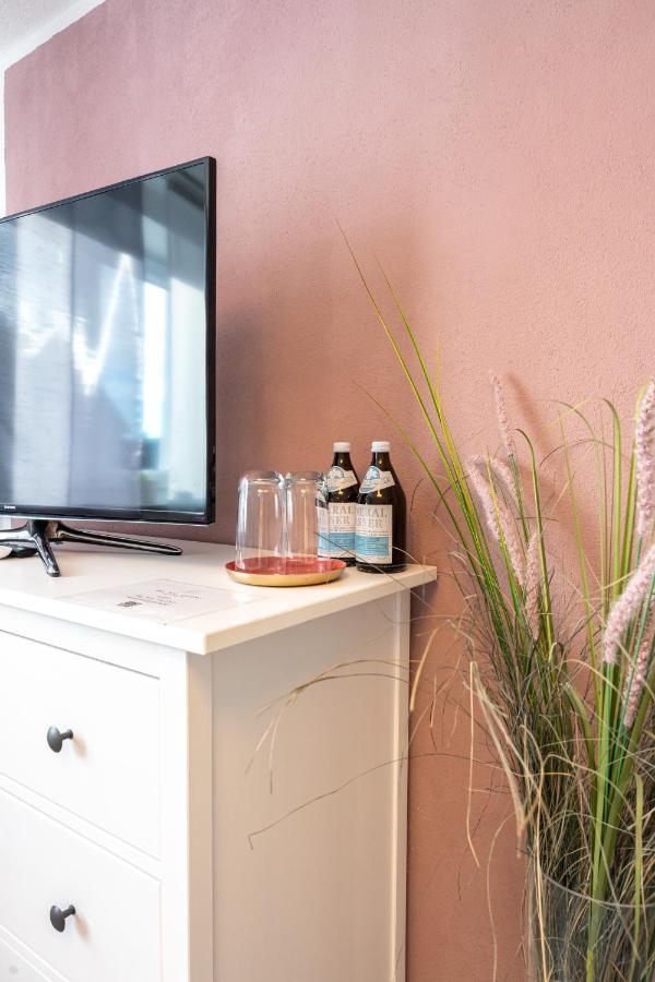 #2 Grosses Zimmer Mit Pool Und Garten เมมมิงเงน ภายนอก รูปภาพ